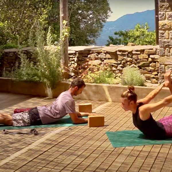 Vinyasa flow session with Stevie and Jessie Casa Cuadrau