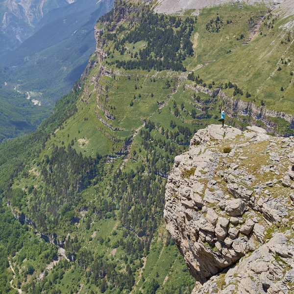 Retiro de Yoga Movimiento Senderismo Meditación Casa Cuadrau Ordesa Pirineos