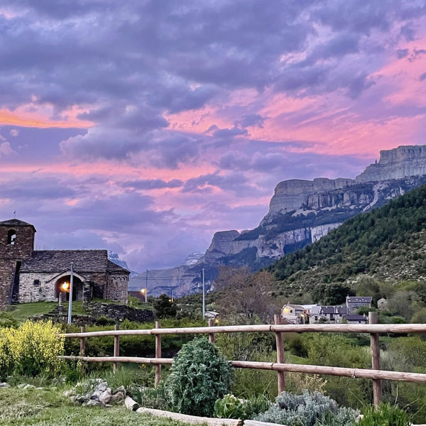 casa-cuadrau-atardecer-valle-de-vio-ordesa-pirineos